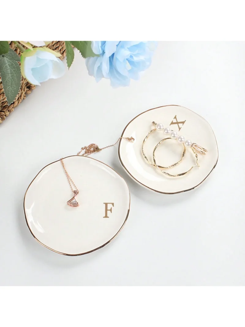 Iniciais personalizadas anel prato para mulheres, bandeja de jóias, presentes Monogrammed A-Z, noivado de casamento para amigos e irmã, cerâmica branca